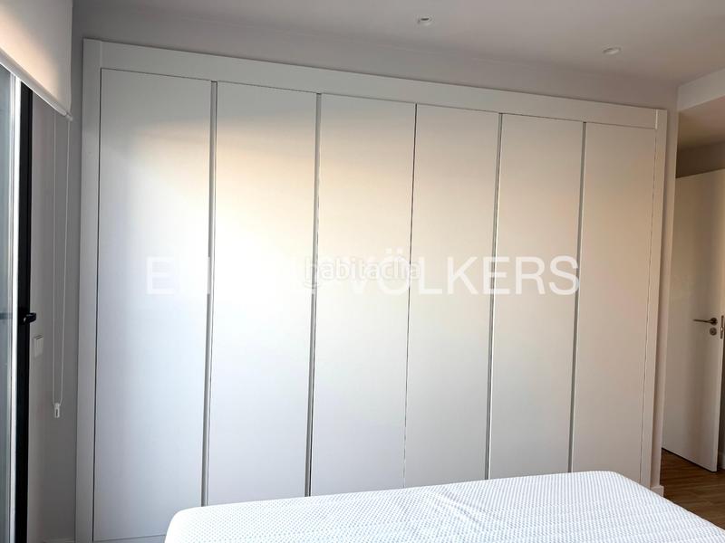 Foto 1b9a6abf-a5a3-4300-ba44-5f52b401c158. Alquiler ático fantástico y luminoso ático con terraza, parking, trastero y piscina en Madrid