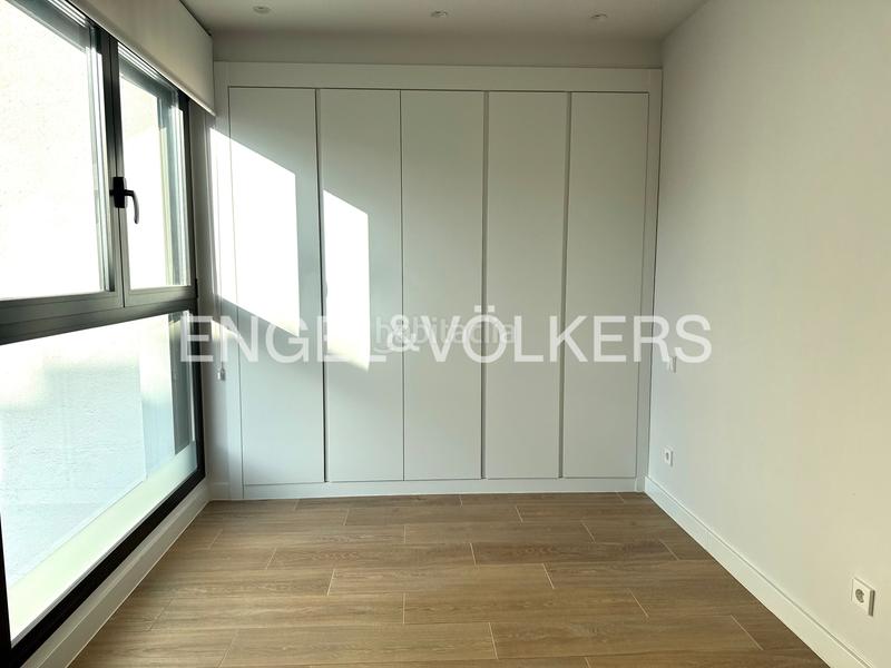 Foto 2bff0d91-b171-4a1e-a8ac-2fe1bae95708. Alquiler ático fantástico y luminoso ático con terraza, parking, trastero y piscina en Madrid