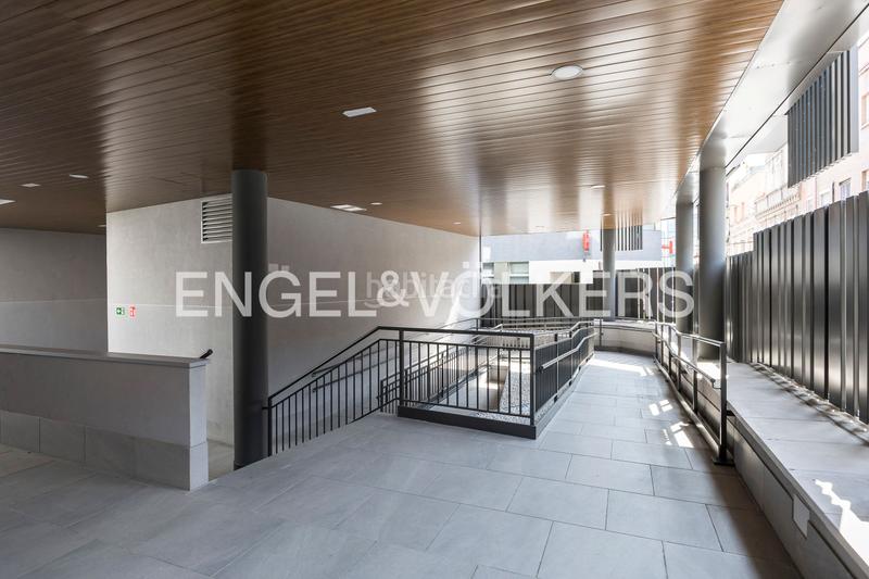 Foto 8081b51a-ca77-43d3-ba2d-eacbe4e97c0d. Alquiler ático fantástico y luminoso ático con terraza, parking, trastero y piscina en Madrid