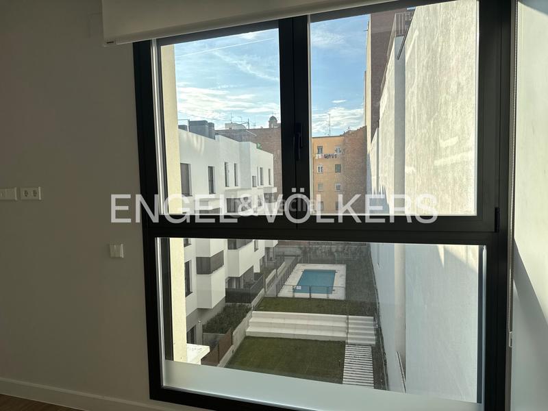 Foto a8a3b75b-d13e-4472-bb56-b2cdce019565. Alquiler ático fantástico y luminoso ático con terraza, parking, trastero y piscina en Madrid