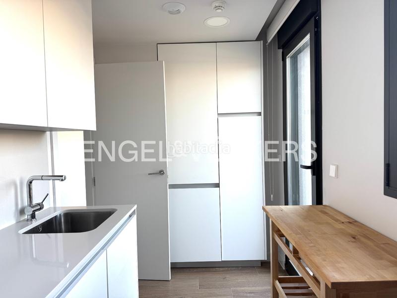 Foto d63fb803-bbd7-4a9d-8543-e92d6039fa76. Alquiler ático fantástico y luminoso ático con terraza, parking, trastero y piscina en Madrid