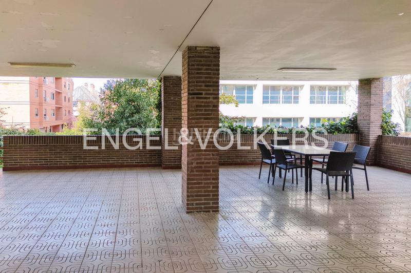 Foto b5642709-fe9e-4c51-b093-11dd81f69b6f. Location attique avec chauffage parking piscine dans Madrid