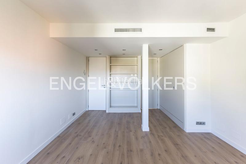 Foto c6add321-4e74-4df8-9fc0-ff545fa4ba49. Location attique avec chauffage parking piscine dans Madrid