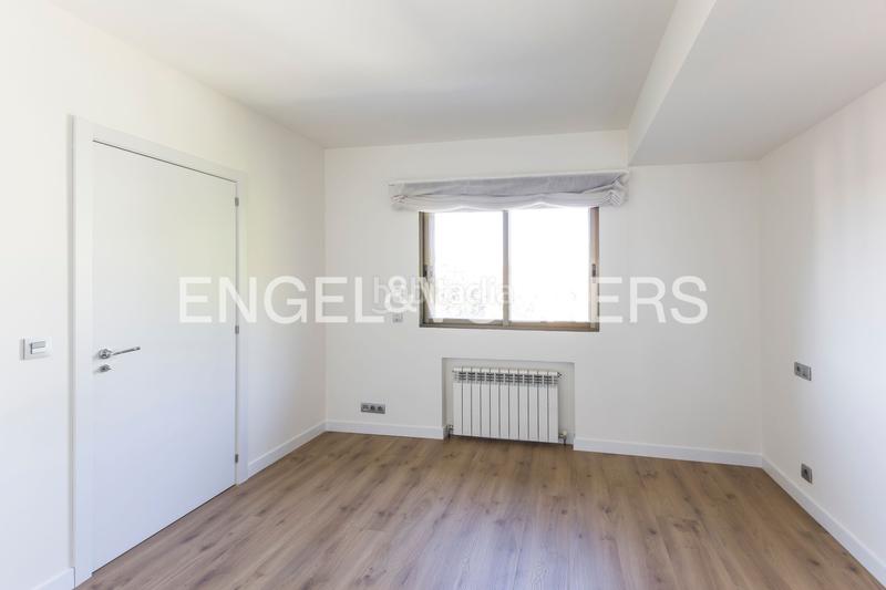 Foto e746173b-24b8-4f98-b6b3-9ac7e666e927. Location attique avec chauffage parking piscine dans Madrid