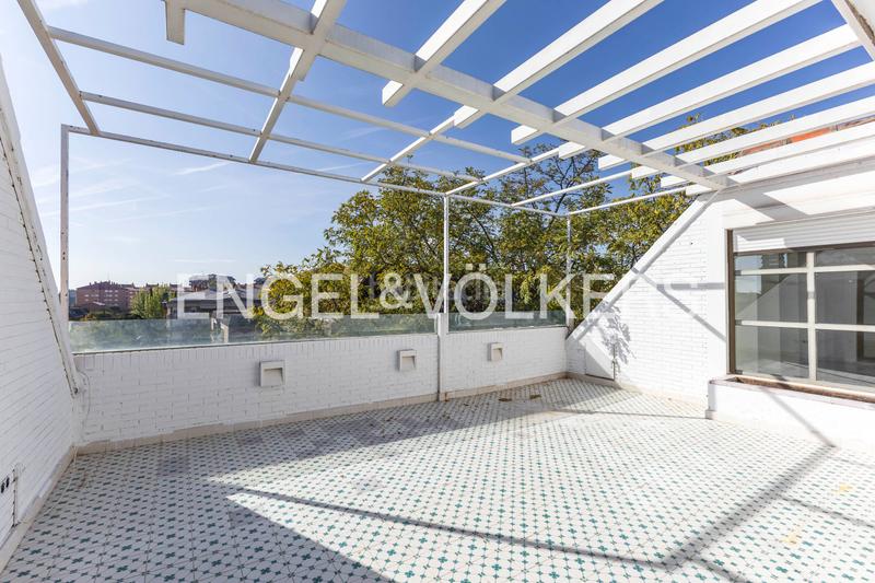 Foto 8b4c20d2-0abb-47e2-a138-f79eb4c7faed. Miete dachwohnung mit heizung parking pool in San Juan Bautista Madrid