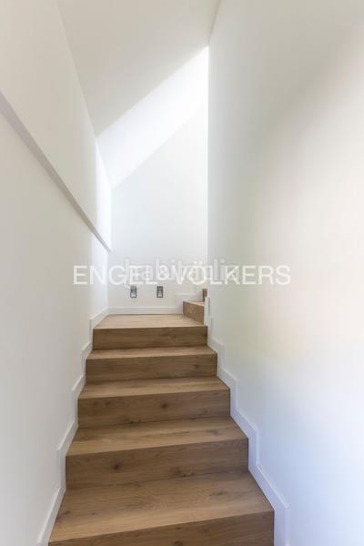 Foto 918d934d-628d-4203-9758-cded6bf7ac3a. Rent penthouse with heating parking pool in San Juan Bautista Madrid