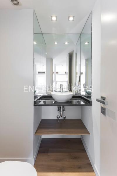 Foto d6121ebd-779e-4f75-ab12-678f1975e933. Rent penthouse with heating parking pool in San Juan Bautista Madrid