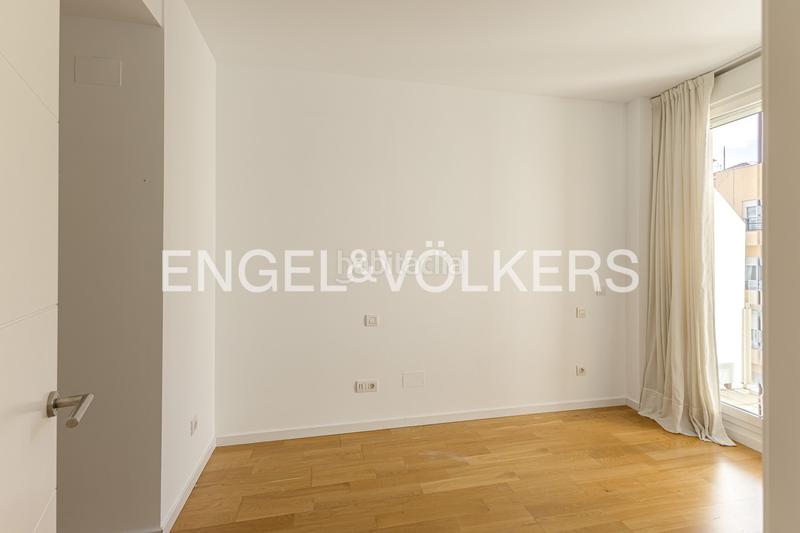 Foto 56d3add2-628a-4213-8caa-6820e633f94f. Miete dachwohnung mit heizung parking pool in Argüelles Madrid