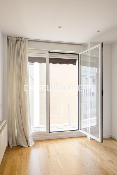 Foto e02adae3-c1d2-47f9-aa91-2a949aced437. Miete dachwohnung mit heizung parking pool in Argüelles Madrid