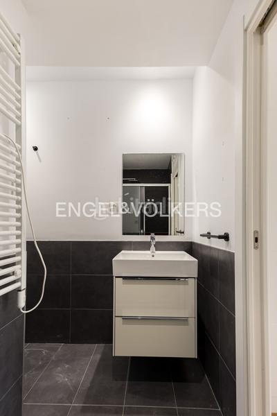 Foto f47937e0-cdd4-4fc5-94db-822fb3e4efac. Miete dachwohnung mit heizung parking pool in Argüelles Madrid