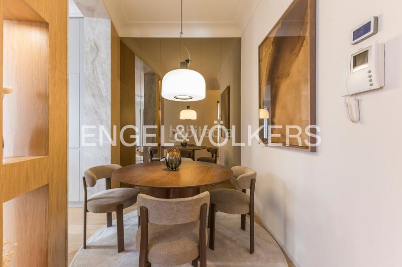 Foto 0c8c2cde-2fcb-4cd1-9936-14fdd98b54a1. Apartament amb calefacció a Cortes-Huertas Madrid