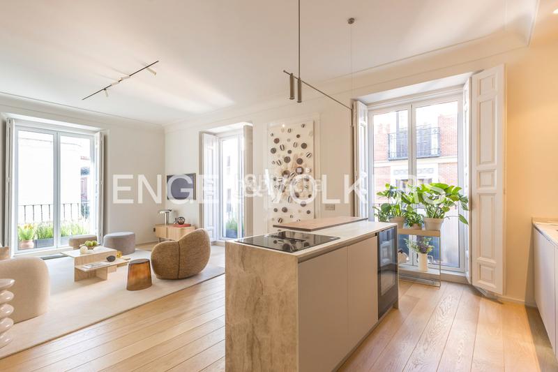 Foto 31405ecc-375d-4a85-b40c-1cbc673dba3d. Apartament amb calefacció a Cortes-Huertas Madrid