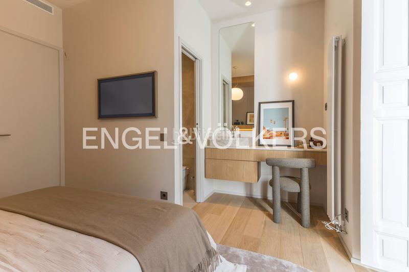 Foto 5b63dbab-b069-4c3e-9d9f-889580adbb7a. Apartament amb calefacció a Cortes-Huertas Madrid