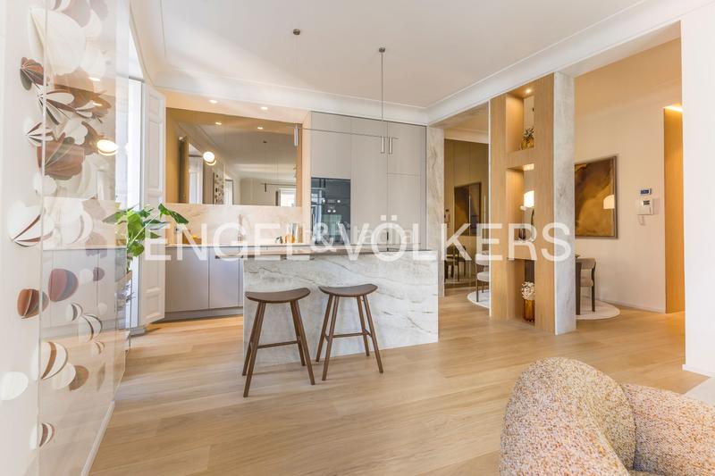 Foto a88ecb57-9d69-4972-ac85-11449b4823ec. Apartament amb calefacció a Cortes-Huertas Madrid