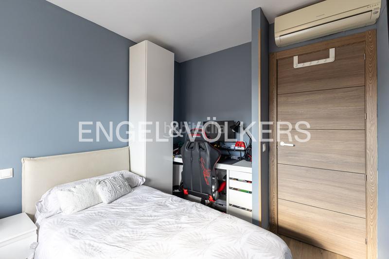 Foto faa729d4-b78a-4e06-acfc-53097143b804. Zweistöckige wohnung mit heizung parking in PAU de Carabanchel Madrid