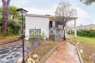 Maison à Mojadillas-Parque de las Infantas-El Paraiso. Magnífico chalet en valdemorillo