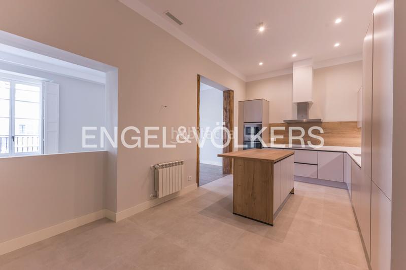 Foto 243adfa5-40e9-4c34-889f-33b11617695f. Appartement avec chauffage dans Sol Madrid