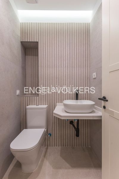 Foto 06a2db39-d4fe-40a4-a8e6-3bcf06a08662. Pis amb calefacció a Sol Madrid