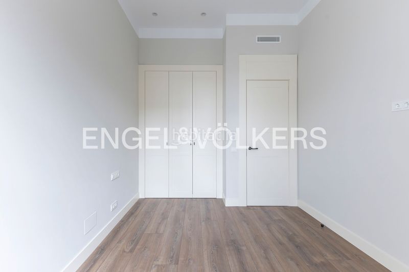 Foto b8bdf0ee-4811-4dfd-ac19-c43ddf8234ce. Pis amb calefacció a Sol Madrid