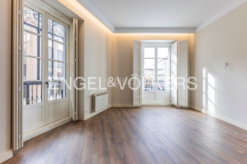 Foto d4a6d0fb-e4f4-4ee9-b29d-68945350e36c. Pis amb calefacció a Sol Madrid