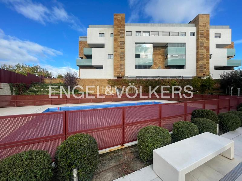 Foto 7afe8150-1ddf-411d-b3ac-4cfb27930660. Lloguer àtic amb calefacció aparcament piscina a San Sebastián de los Reyes