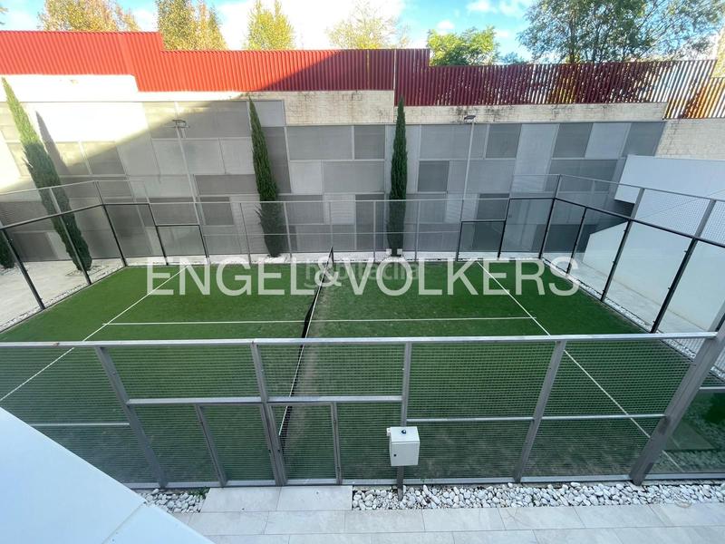 Foto 1f9aaff7-00ea-4c7a-afa2-398e34fa733d. Miete dachwohnung mit heizung parking pool in Tempranales San Sebastián de los Reyes