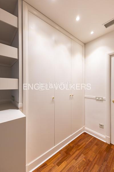 Foto 033f8051-f553-4366-b8d9-e271b6480d5e. Lloguer apartament amb calefacció aparcament a Castellana Madrid