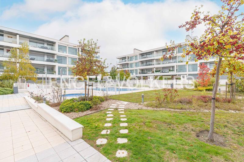 Foto badcf8fb-4eca-4381-89a7-91d6ebae902b. Attique avec chauffage parking piscine dans Valdepastores-Las Encinas Boadilla del Monte