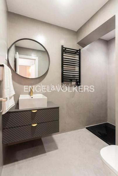 Foto 7a154381-eebb-4df4-bfc4-dc0392ec6ffa. Alquiler apartamento luminoso apartamento amueblado en Sol en alquiler en Madrid