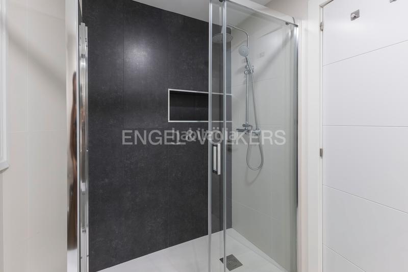 Foto de50dfaf-0d98-476a-9fc2-217503e4af10. Miete appartement mit heizung in Goya Madrid