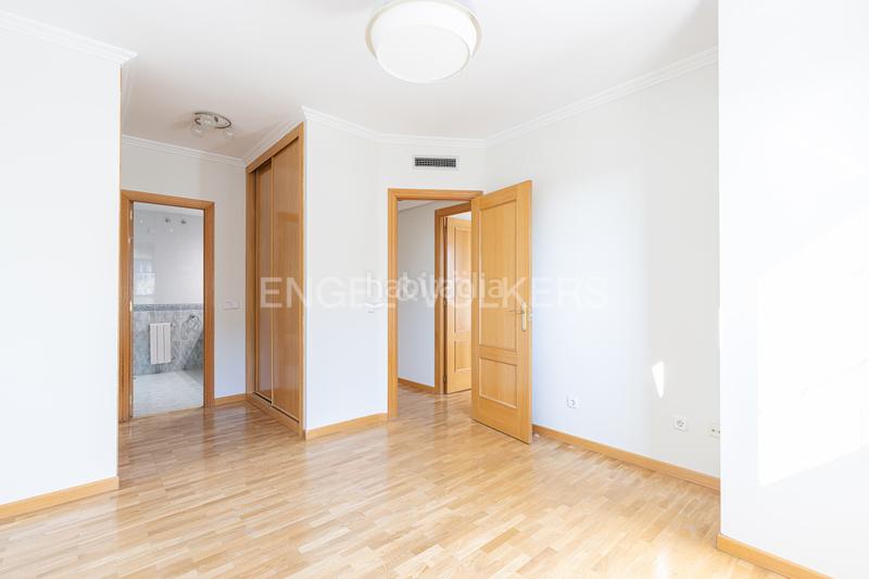 Foto 2d7c786c-17e9-40c3-98c6-967263f65376. Alquiler apartamento impecable piso con vistas en Majadahonda