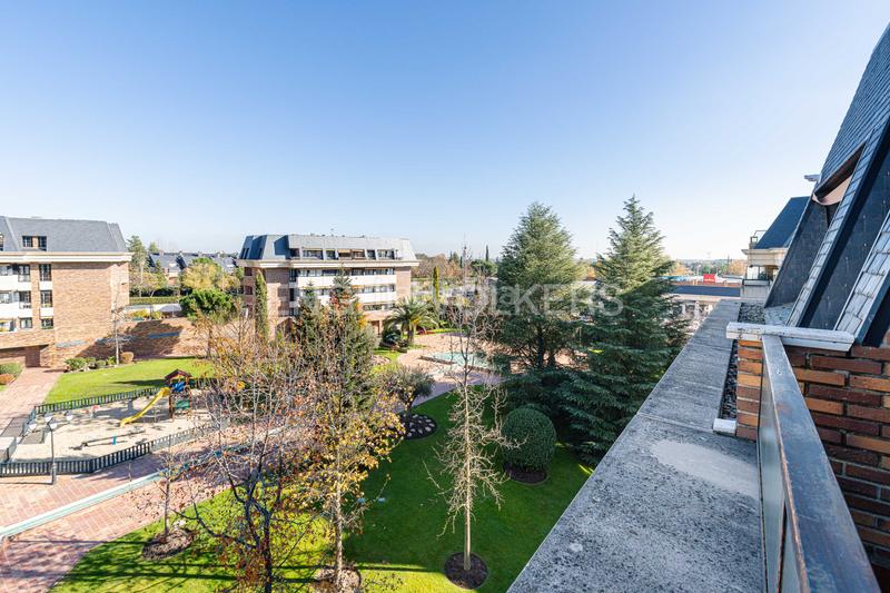 Foto f9cead99-c83c-4148-b1e7-bc297f60e334. Alquiler apartamento impecable piso con vistas en Majadahonda