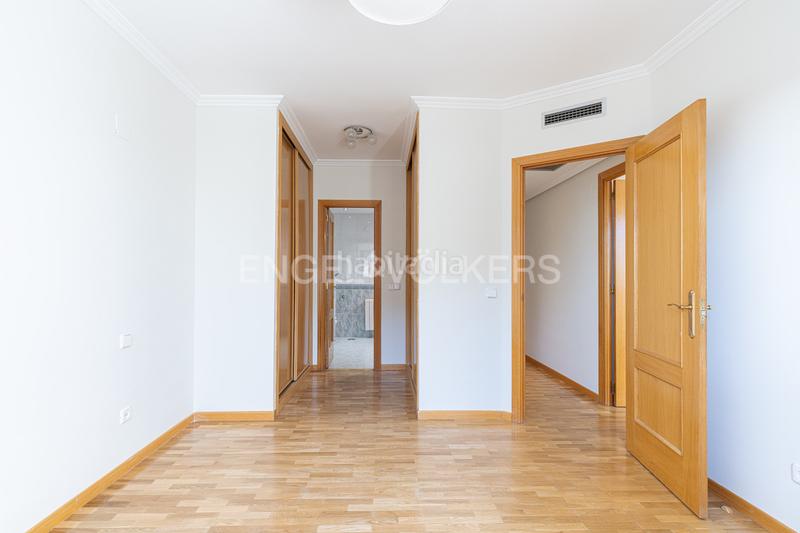 Foto fcfdf66b-1523-4040-b388-e2c3e3da5d9e. Alquiler apartamento impecable piso con vistas en Majadahonda