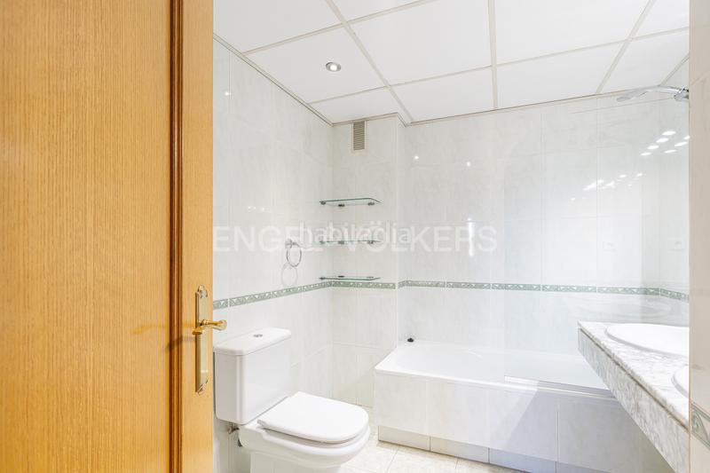 Foto 108f3066-e289-4268-92f9-fb736f62766a. Lloguer apartament amb calefacció aparcament piscina a Majadahonda