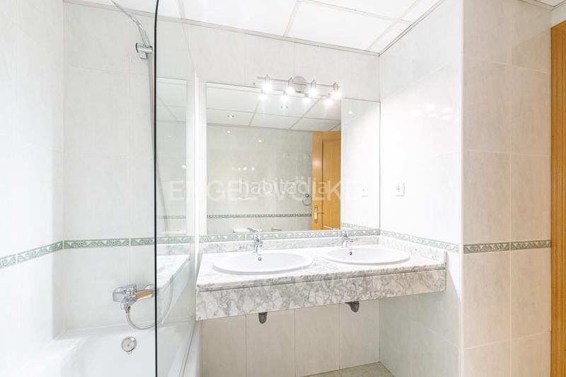 Foto 1ea7142d-97c0-417c-aa15-15f7b8471b9a. Lloguer apartament amb calefacció aparcament piscina a Majadahonda