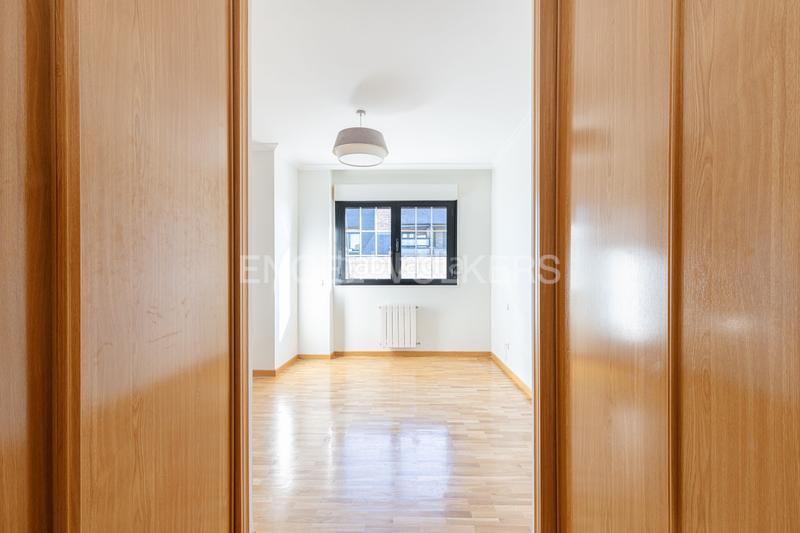 Foto 3425b1b1-4452-4a12-8ff5-cb566e5a396d. Lloguer apartament amb calefacció aparcament piscina a Majadahonda