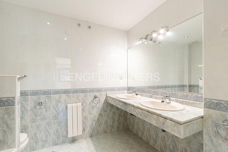 Foto 46b677c2-6c8e-489a-af10-d813f8c90ac0. Lloguer apartament amb calefacció aparcament piscina a Majadahonda