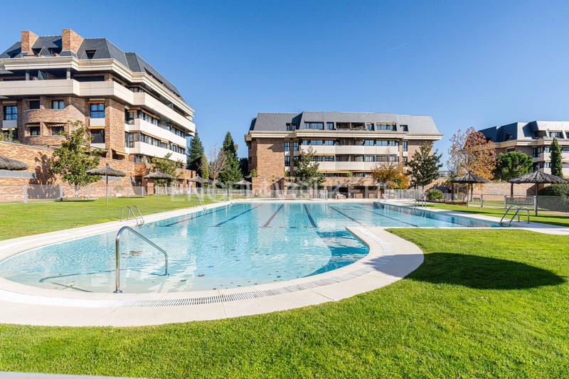 Foto e8ea9211-9c73-4753-a64b-62ed0857c014. Lloguer apartament amb calefacció aparcament piscina a Majadahonda