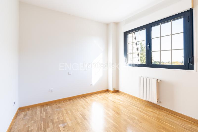 Foto f830e059-0493-4116-ba7e-3cd467191957. Miete appartement mit heizung parking pool in Golf-El Carralero Majadahonda