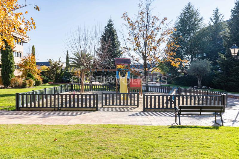 Foto 7a982b55-809c-4e54-990b-c2cd40995b29. Rent apartment with heating parking pool in Golf-El Carralero Majadahonda