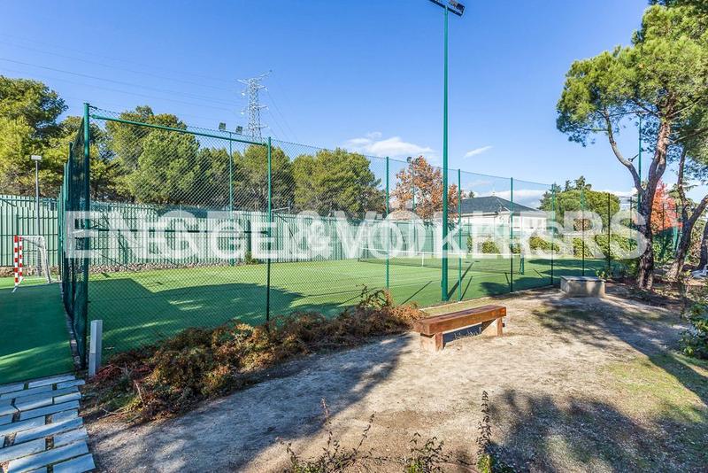 Foto 7b4623f2-d314-41fd-ba7d-59d1efd69acf. Lloguer apartament amb calefacció aparcament a Golf-El Carralero Majadahonda