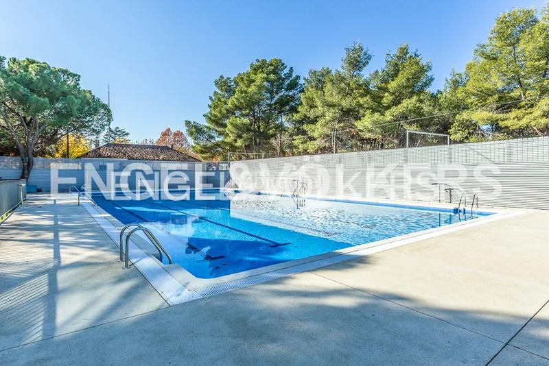 Foto 8cae43cf-787b-4da6-ad4b-342e2ee778e1. Location appartement avec chauffage parking dans Golf-El Carralero Majadahonda