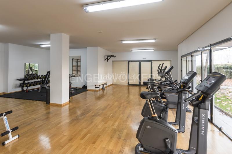 Foto 7e048a8f-a278-4f2d-97cd-a4f318146c23. Location attique avec chauffage parking piscine dans Madrid