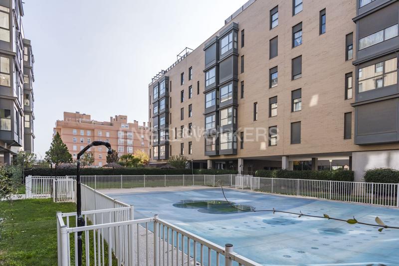 Foto 7f80caea-8f62-4755-b2f2-9d9de1c19523. Location attique avec chauffage parking piscine dans Madrid