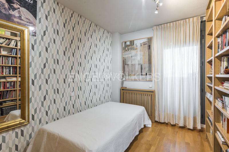 Foto cb994a79-e2f9-42f3-91a6-221769e398fc. Location attique avec chauffage parking piscine dans Madrid