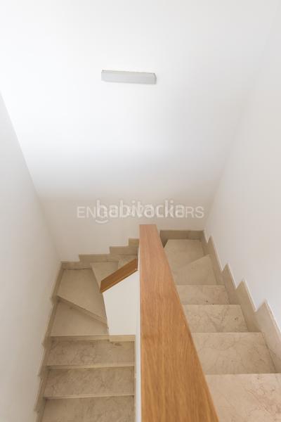 Foto 0e8e02e3-6d67-481c-a768-e7e170459895. Rent penthouse with heating parking pool in Sanchinarro Madrid