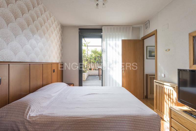 Foto 2f4a139b-6724-4aa8-80a4-7f43cb869dfa. Rent penthouse with heating parking pool in Sanchinarro Madrid