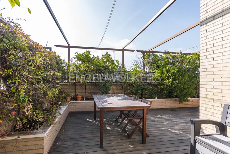 Foto d0581016-de20-4c08-9bfc-4aa90cebecaa. Rent penthouse with heating parking pool in Sanchinarro Madrid