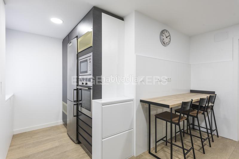 Foto d2ae38d4-9625-4704-a76f-dba1c0bde25a. Rent penthouse with heating parking pool in Sanchinarro Madrid