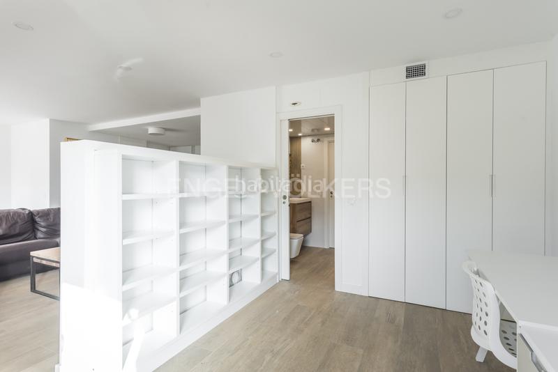 Foto f3492149-919b-447c-801c-49ecb0d1323c. Rent penthouse with heating parking pool in Sanchinarro Madrid